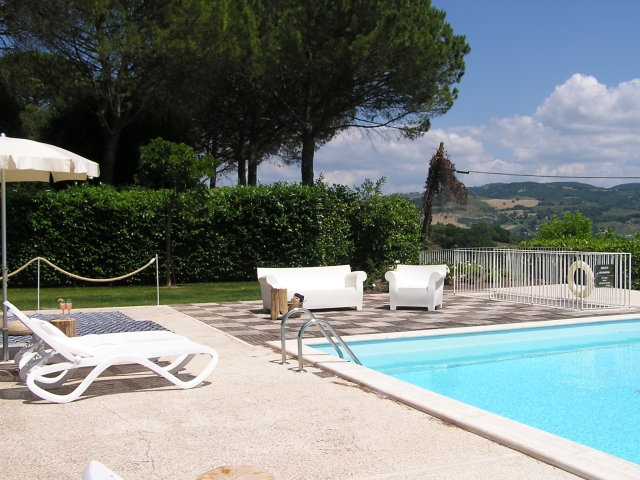 The solarium near the pool