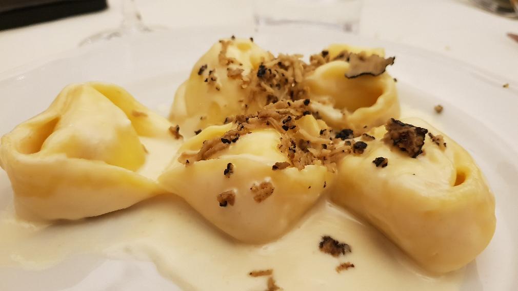 SPECIALITA UMBRE: TORTELLI AL TARTUFO